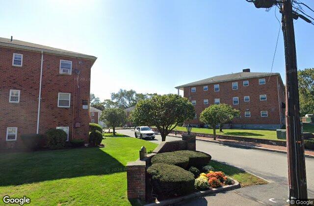 2 Brattle Dr apartments near Tufts
